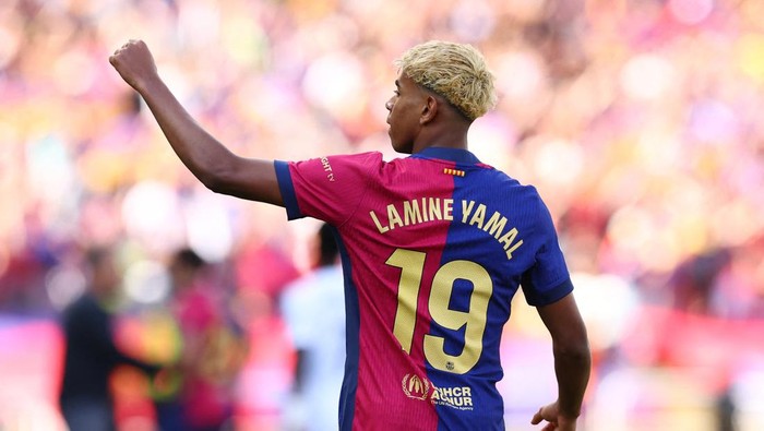 Soccer Football - LaLiga - FC Barcelona v Real Madrid - Estadi Olimpic Lluis Companys, Barcelona, Spain - May 11, 2025 FC Barcelonas Lamine Yamal celebrates scoring their second goal REUTERS/Albert Gea