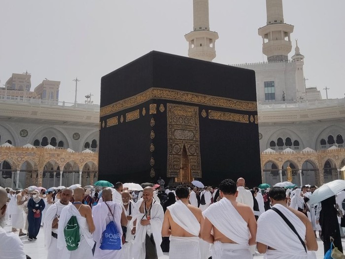 Suhu di Makkah, Arab Saudi, diprediksi meraih 42 derajat celcius sore ini. (Haris/detikcom) Suhu di Makkah, Arab Saudi, diprediksi meraih 42 derajat celcius sore ini. (Haris/detikcom)