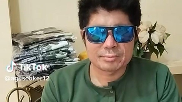 Berita Seputar Selebriti Insertlive Terkini : Mak Jleb, Ini Penyebab Agus Sedih Jualan Bajunya Tak Laku