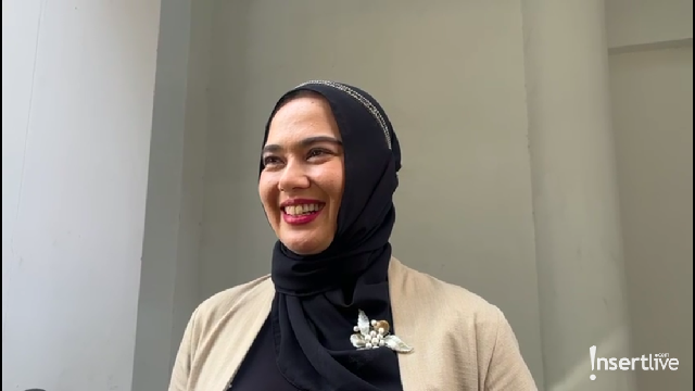 Gosip Terkini Selebriti Insertlive : Catherine Wilson Belajar Berhijab, Mulai Sortir Baju-baju Seksi di Lemari