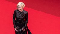 Foto: Gaya Terlarang Para Bintang di Red Carpet Cannes 2025 Hari Pertama
