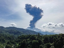 Video: Marapi Kembali Erupsi, Semburkan Abu Vulkanik Setinggi 1,6 Kilometer