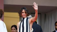 7 Gaya Halle Berry Terpaksa Ganti Gaun di Red Carpet Cannes karena Aturan Baru