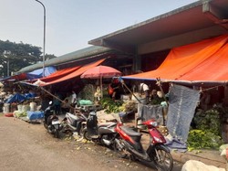 Pungli Berkedok Ormas Hantui Pasar Kramat Jati