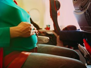 Bayi Lahir di Udara, Pesawat Ryanair Mendarat Darurat Bayi Lahir di Udara, Pesawat Ryanair Mendarat Darurat