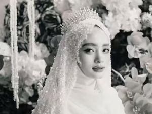 7 Foto Inara Rusli Tampil Bak Pengantin, Manglingi Dengan Full Makeup 7 Foto Inara Rusli Tampil Bak Pengantin, Manglingi Dengan Full Makeup