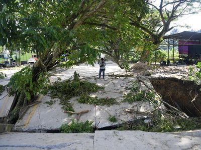 Jalan Nasional Samarinda-Balikpapan Amblas Imbas Hujan Deras