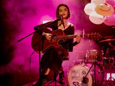 Potret Jubilee Marisa, Musisi Muda yang Lagi Jadi Sorotan