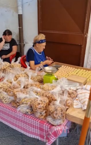 Unik! Di Italia Ada 'Kampung Pasta' yang Jualan di Pinggir Jalan