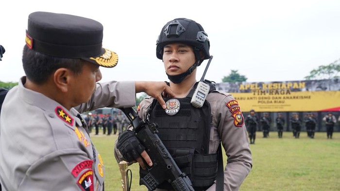 Kapolda Riau membentuk tim Raga untuk memberantas premanisme. polda riau