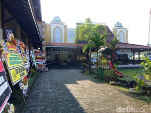 3 Guru Korban Luka Laka Maut di Kalijambe Purworejo Pulang dari RS 3 Guru Korban Luka Laka Maut di Kalijambe Purworejo Pulang dari RS