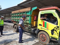 Kendaraan Berat Diimbau Hindari Jalur Kalijambe Usai Laka Maut 12 Orang Tewas