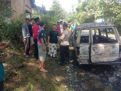 Mobil Carry Angkut Kerupuk Ludes Terbakar di Sidoharjo Wonogiri