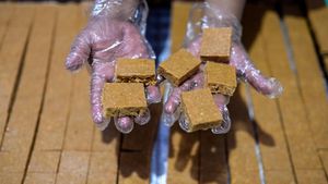 Mantap! Kue Gipang Khas Cilegon Tembus Pasar Luar Negeri