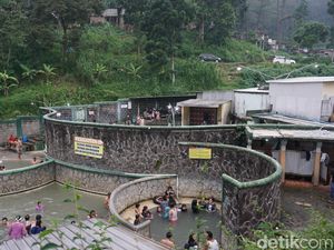 22.104 Wisatawan Serbu Mojokerto di Libur Waisak 22.104 Wisatawan Serbu Mojokerto di Libur Waisak
