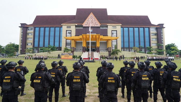 Polda Riau luncurkan Tim Raga yang mau patroli 24 jam mengantisipasi premanisme dan street crime.