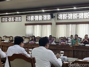 Pemprov Larang Pengiriman Ternak dari NTB ke Jawa Berhenti di Bali Pemprov Larang Pengiriman Ternak dari NTB ke Jawa Berhenti di Bali