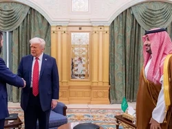 Trump Minta Presiden Suriah Normalisasi Hubungan dengan Israel