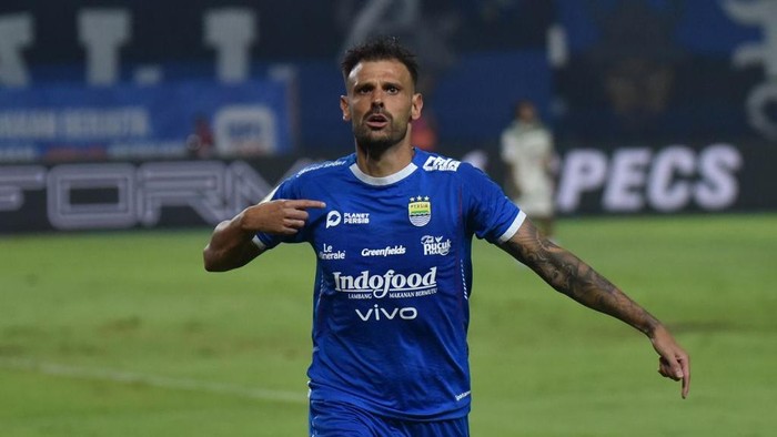 Tyronne del Pino.