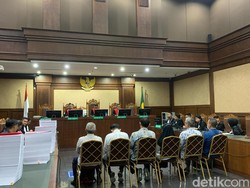6 Eks Pejabat Antam Dituntut 9 Tahun Penjara di Kasus Cuci-Lebur Emas