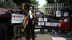 Aksi Penolakan Rencana Gelar Pahlawan untuk Soeharto
