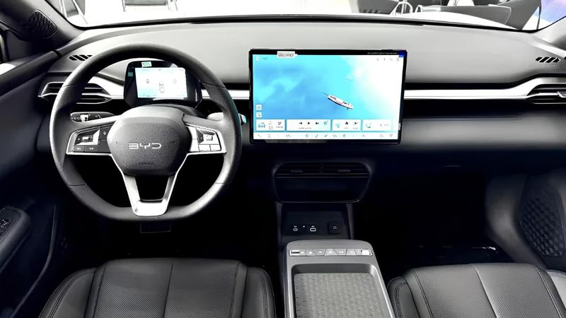 BYD e7