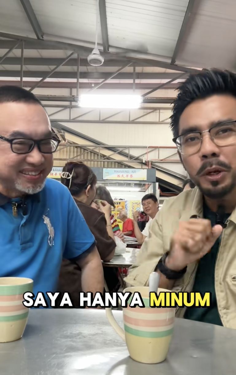 Datang ke Kopitiam Tak Halal, Muslim Ini Diingatkan Pria China