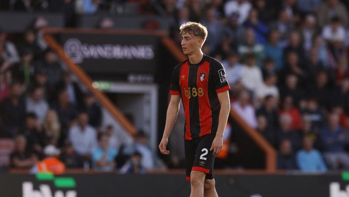 Dean Huijsen Soccer Football - Premier League - AFC Bournemouth v Aston Villa - Vitality Stadium, Bournemouth, Britain - May 10, 2025 AFC Bournemouths Dean Huijsen Action Images via Reuters/Andrew Couldridge EDITORIAL USE ONLY. NO USE WITH UNAUTHORIZED AUDIO, VIDEO, DATA, FIXTURE LISTS, CLUB/LEAGUE LOGOS OR LIVE SERVICES. ONLINE IN-MATCH USE LIMITED TO 120 IMAGES, NO VIDEO EMULATION. NO USE IN BETTING, GAMES OR SINGLE CLUB/LEAGUE/PLAYER PUBLICATIONS. PLEASE CONTACT YOUR ACCOUNT REPRESENTATIVE FOR FURTHER DETAILS..