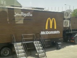 Trump Disambut Armada Truk McDonald's Saat Kunjungan ke Arab Saudi