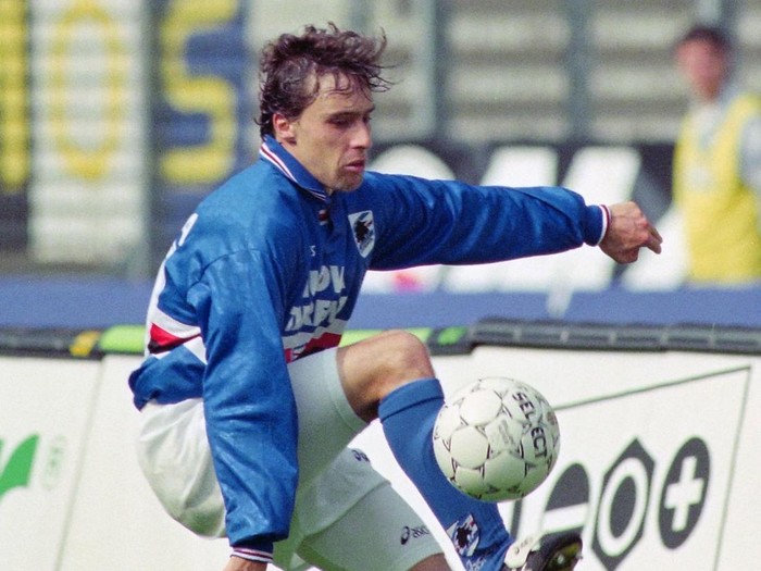 TURIN, ITALY - APRIL 13: Enrico Chiesa of Sampdoria during the Serie A match between Juventus and Sampdoria at the Stadio delle Alpi on April 9, 1996 in Turin, Italy. (Photo by Etsuo Hara/Getty Images)