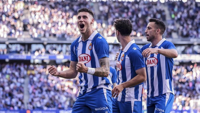 CORNELLA, SPAIN - MAY 04: Roberto Fernandez of RCD Espanyol celebrates a goal during the Spanish league, La Liga EA Sports, football match played between RCD Espanyol and Real Betis at RCDE Stadium on May 04, 2025 in Cornella, Barcelona, Spain. (Photo By Javier Borrego/Europa Press via Getty Images)