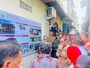 Tinjau Menteng, Pramono Sebut Fasum-Fasos di 55 RW Perlu Diperbaiki