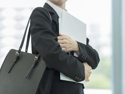 Ijazah Tidak Boleh Ditahan Perusahaan, Simak Aturannya!
