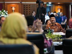 Rakor Lintas Kementerian Bahas Sistem Rekrutmen Guru-Perlindungan Siswa Sekolah Rakyat