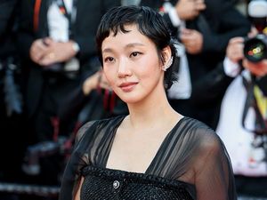 Alasan Kim Go Eun Pangkas Rambut Nyaris Plontos untuk The Price of Confession