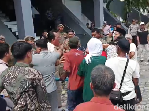 Demo di Kantor DPRD Parepare Ricuh, Legislator-Massa Aksi Saling Dorong