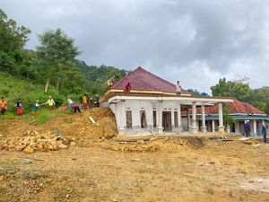 Rumah Warga di Pamekasan Diterjang Longsor, Pemilik Kerja di Malaysia Rumah Warga di Pamekasan Diterjang Longsor, Pemilik Kerja di Malaysia