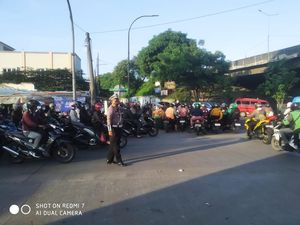 Kolong Cakung Arah Cilincing dan Bekasi Padat Kamis Pagi, Ini Penyebabnya