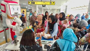 Merayakan Pekan Imunisasi Dunia di Stasiun LRT Jakarta