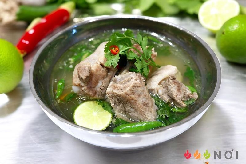 Non Halal! Ini 5 Resto Thailand yang Punya Menu Babi Lezat