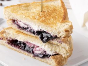 Pakai Resep Mantan Pacar, Roti Panggang Ini Laris Manis Diburu Pembeli Pakai Resep Mantan Pacar, Roti Panggang Ini Laris Manis Diburu Pembeli