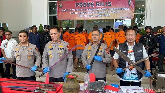 Polda Jambi tangkap pelaku premanisme selama 2 pekan terakhir Polda Jambi tangkap pelaku premanisme selama 2 pekan terakhir Marak Pungli