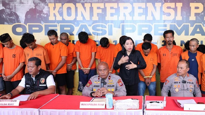 Polda Riau menangkap 169 preman dan geng motor selama 2 pekan operasi Polda Riau menangkap 169 preman dan geng motor selama 2 pekan operasi preman