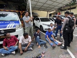 7 Debt Collector di Depok Diringkus, Senpi dan Peluru Tajam Disita