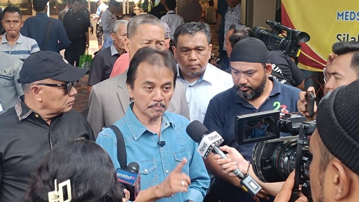 Roy Suryo Usai Diperiksa Penyidik Polda Metro Roy Suryo Usai Diperiksa Penyidik Polda Metro