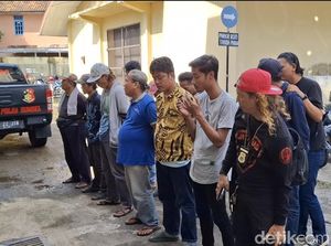 Video: Detik-detik Polisi Amankan 11 Jukir Liar di Palembang Video: Detik-detik Polisi Amankan 11 Jukir Liar di Palembang