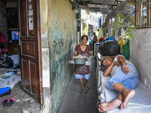 Sepertiga Keluarga Indonesia Huni Rumah Tidak Layak Sepertiga Keluarga Indonesia Huni Rumah Tidak Layak