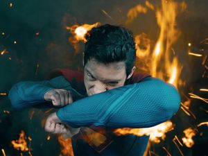 Adegan Rare Superman: Ngasih Napas Beku ke Anjing Adegan Rare Superman: Ngasih Napas Beku ke Anjing