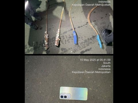 Tim Patroli Perintis Presisi Polda Metro Jaya menangkap 9 dewasa yang terlibat tawuran di Jaktim. Sejumlah senjata tajam menyerupai celurit dan corbek disita. (dok Ist)