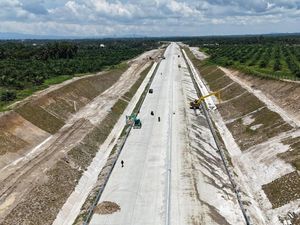 Mau Rampung, Tol Sinaksak-Simpang Panei Bikin ke Danau Toba Makin Cepat Mau Rampung, Tol Sinaksak-Simpang Panei Bikin ke Danau Toba Makin Cepat